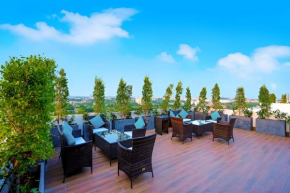 Zameen Opal - Luxury Apartment